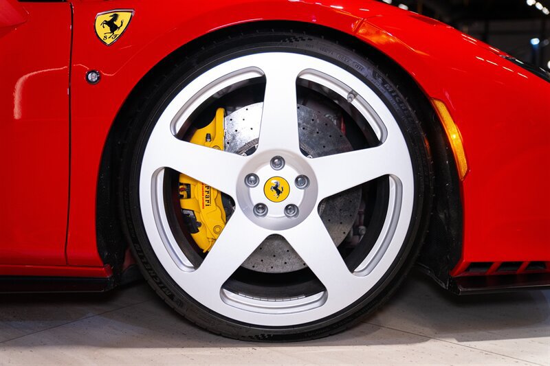 Used 2021 Ferrari F8 Tributo RWD image 19