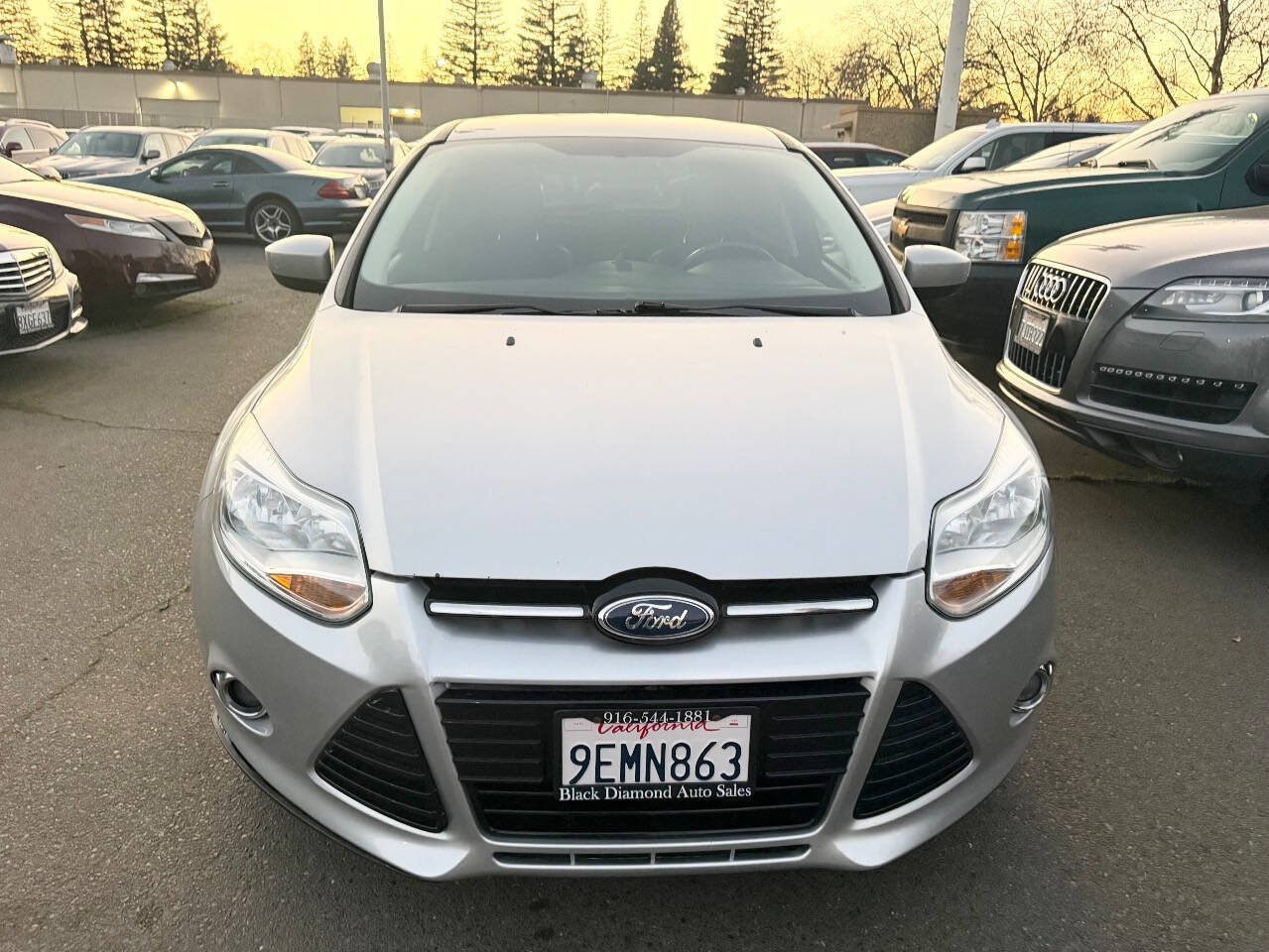 Used 2012 Ford Focus SE FWD image 2