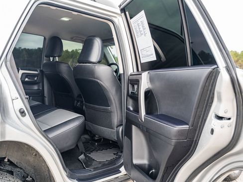 Used 2022 Toyota 4Runner SR5 Premium image 13