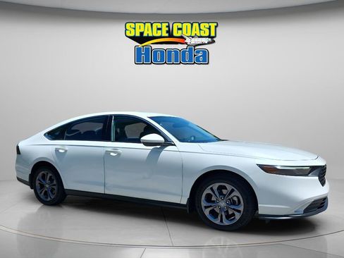 Used 2023 Honda Accord EX image 12