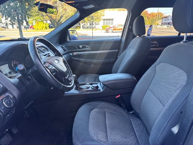Used 2018 Ford Explorer XLT AWD/4WD image 14