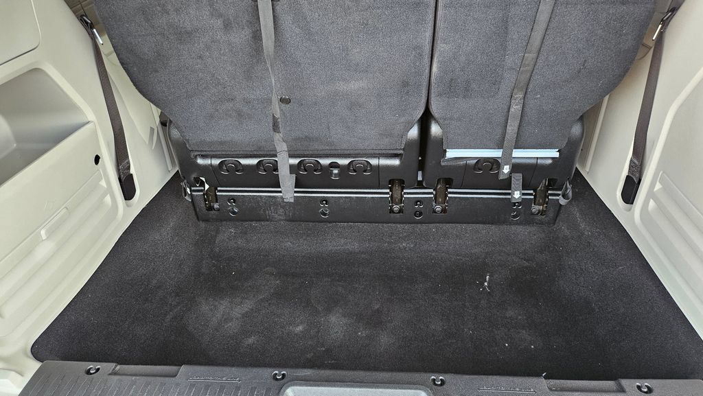 Used 2019 Dodge Grand Caravan SE FWD image 13
