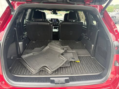 Used 2021 Toyota Highlander XSE AWD/4WD image 27
