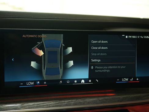 Used 2024 BMW 760i xDrive w/ Executive Package image 19