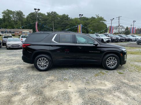 Used 2023 Chevrolet Traverse LT image 4