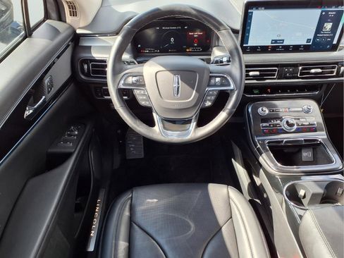 Used 2023 Lincoln Nautilus Reserve AWD/4WD image 12