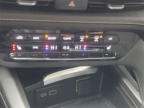 Used 2023 Buick Envision Preferred w/ Sport Touring Package image 28