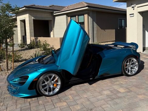 Used 2024 McLaren 750S Spider RWD image 17