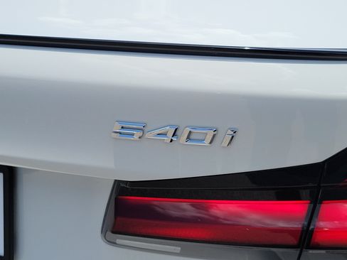 Used 2023 BMW 540i w/ M Sport Package RWD image 10