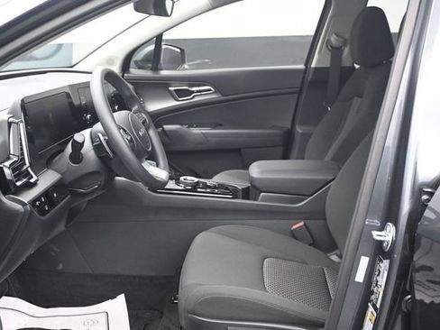 Used 2025 Kia Sportage LX AWD/4WD image 6