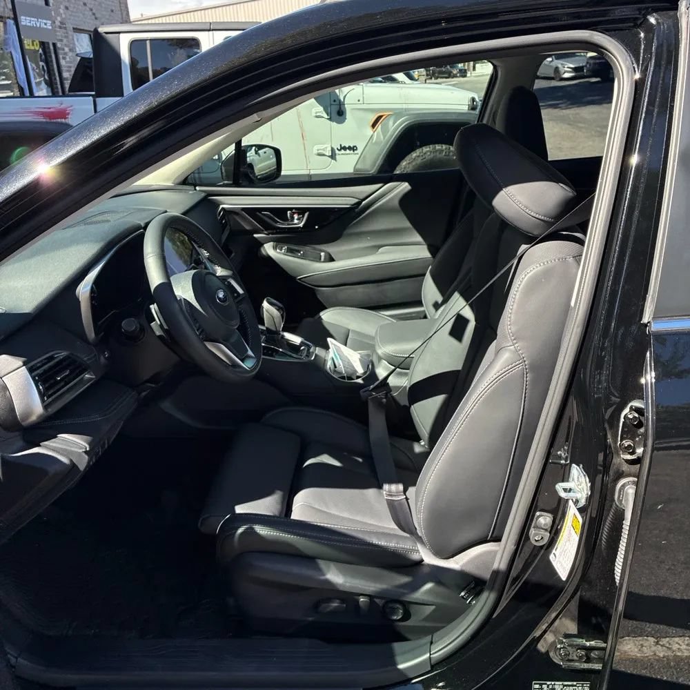 Used 2025 Subaru Outback Limited AWD/4WD image 10