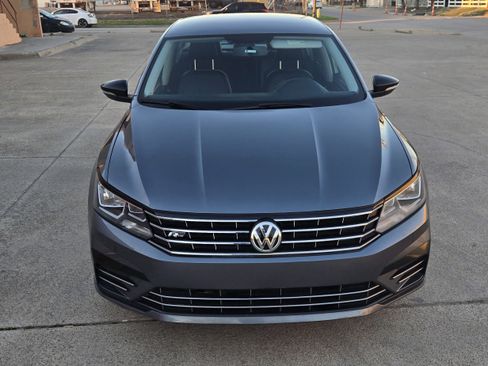 Used 2017 Volkswagen Passat 1.8T R-Line image 14