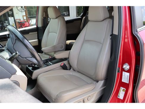 Used 2022 Honda Odyssey EX-L image 11