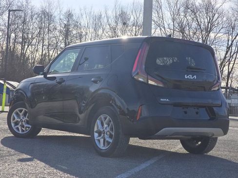 Used 2023 Kia Soul S image 13