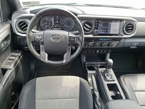 Used 2022 Toyota Tacoma TRD Sport AWD/4WD image 8
