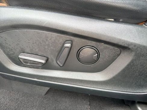 Certified 2020 Ford Explorer XLT w/ Equipment Group 202A image 27