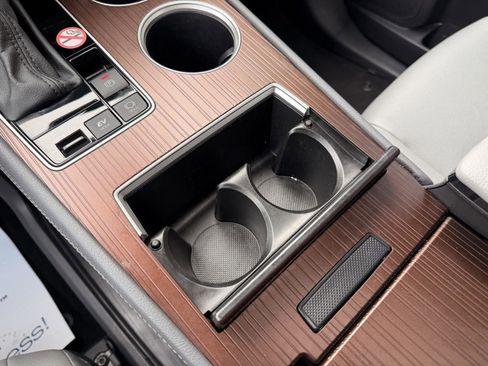 Used 2024 Toyota Sienna XLE image 23