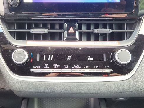 Used 2026 Toyota Corolla SE FWD image 18