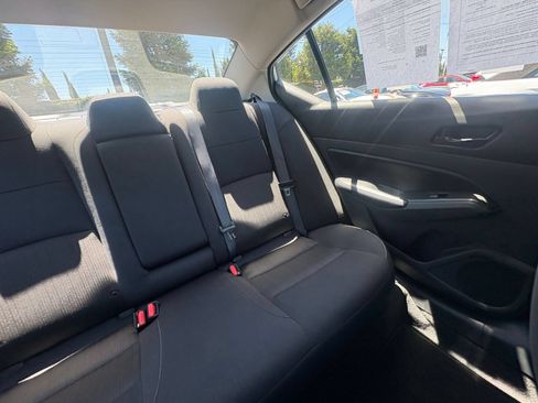 Used 2025 Nissan Altima 2.5 SV FWD image 37