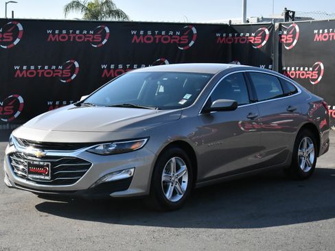 Used 2023 Chevrolet Malibu LT image 3
