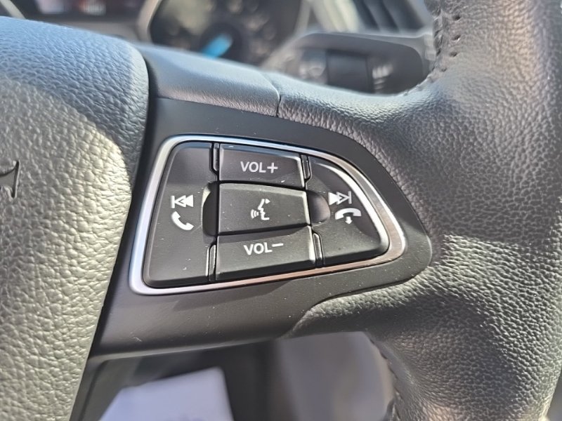 Used 2019 Ford Escape SEL AWD/4WD image 16