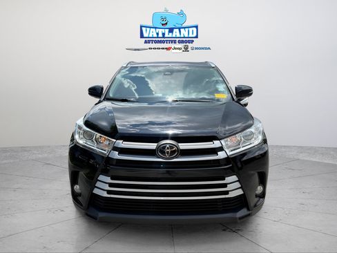 Used 2019 Toyota Highlander XLE FWD image 8