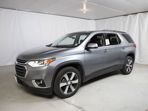 Used 2020 Chevrolet Traverse LT w/ LT Premium Package AWD/4WD image 18