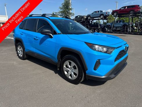 Used 2019 Toyota RAV4 LE w/ Carpet Mat Package FWD image 6