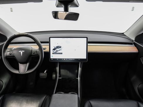 Used 2021 Tesla Model Y Long Range image 16