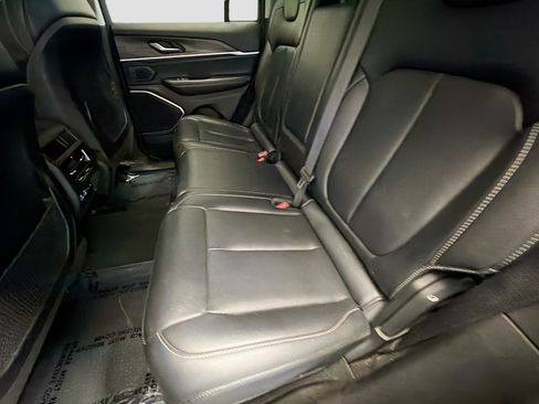 Used 2023 Jeep Grand Cherokee 4WD 4xe image 13