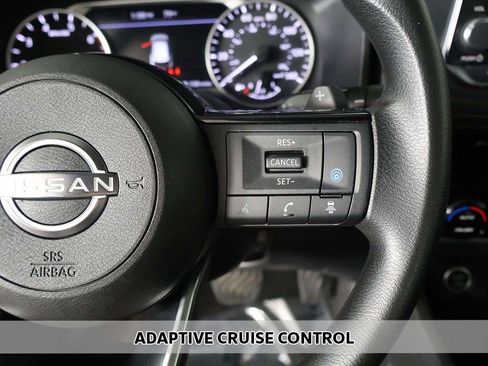 Used 2022 Nissan Rogue SV AWD/4WD image 3