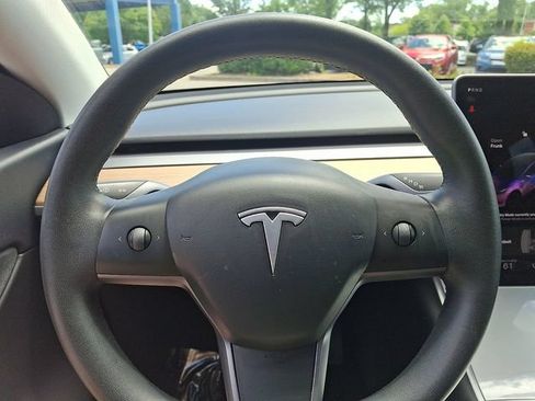 Used 2021 Tesla Model Y Long Range AWD/4WD image 23