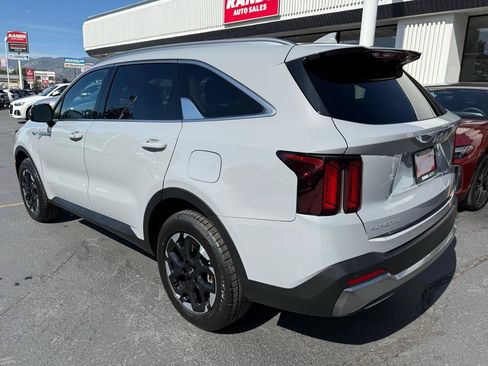 Used 2025 Kia Sorento S w/ Panoramic Sunroof Package AWD/4WD image 5