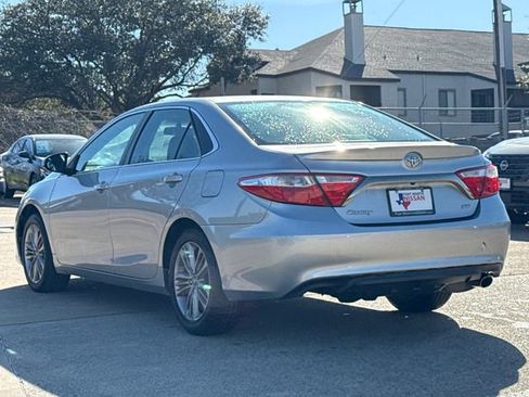 Used 2017 Toyota Camry SE image 7