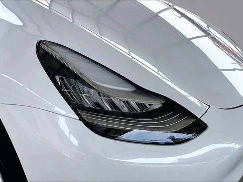 Used 2023 Tesla Model Y AWD image 29