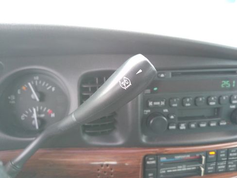 Used 2004 Buick Le Sabre Custom image 10