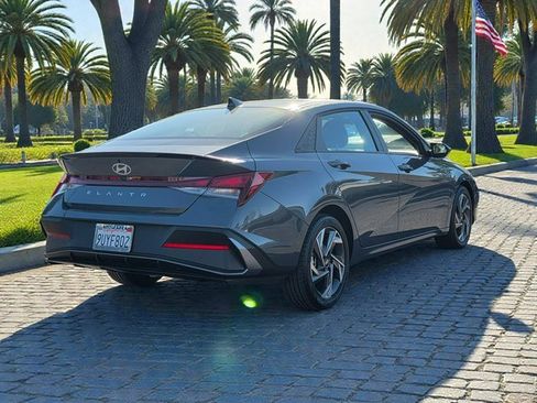 Certified 2025 Hyundai Elantra Sport image 4