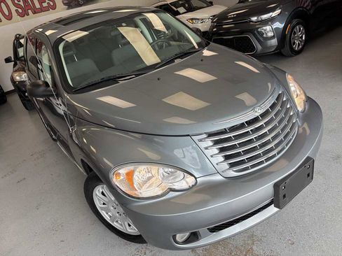 Used 2010 Chrysler PT Cruiser w/ Convenience Group image 8