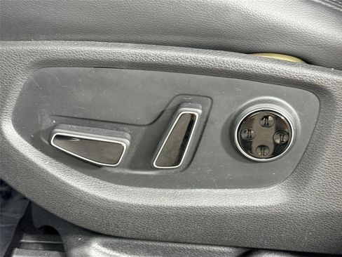 Used 2016 Hyundai Genesis 3.8 image 31