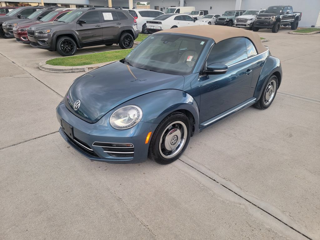 Used 2018 Volkswagen Beetle 2.0T FWD image 1