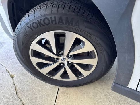 Used 2023 Subaru Outback Premium AWD/4WD image 34
