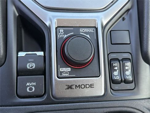Used 2022 Subaru Forester Premium AWD/4WD image 10