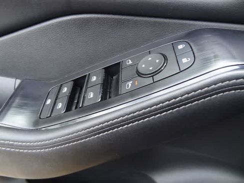 Used 2025 Nissan Rogue SV AWD/4WD image 16