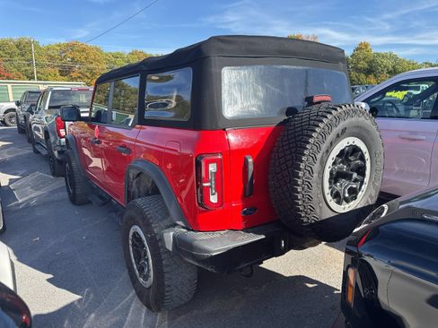 Used 2022 Ford Bronco Badlands w/ Sasquatch Package AWD/4WD image 2