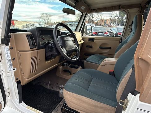 Used 2001 Jeep Wrangler Sahara image 10