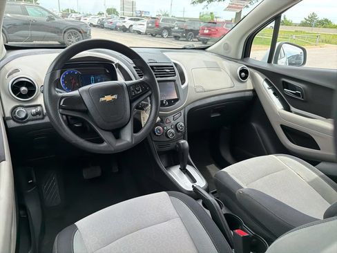 Used 2016 Chevrolet Trax LS FWD image 12