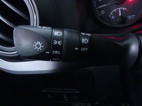 Used 2019 Toyota Tacoma TRD Off-Road w/ Technology Package AWD/4WD image 18