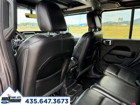 Used 2020 Jeep Wrangler Unlimited Sahara AWD/4WD image 28