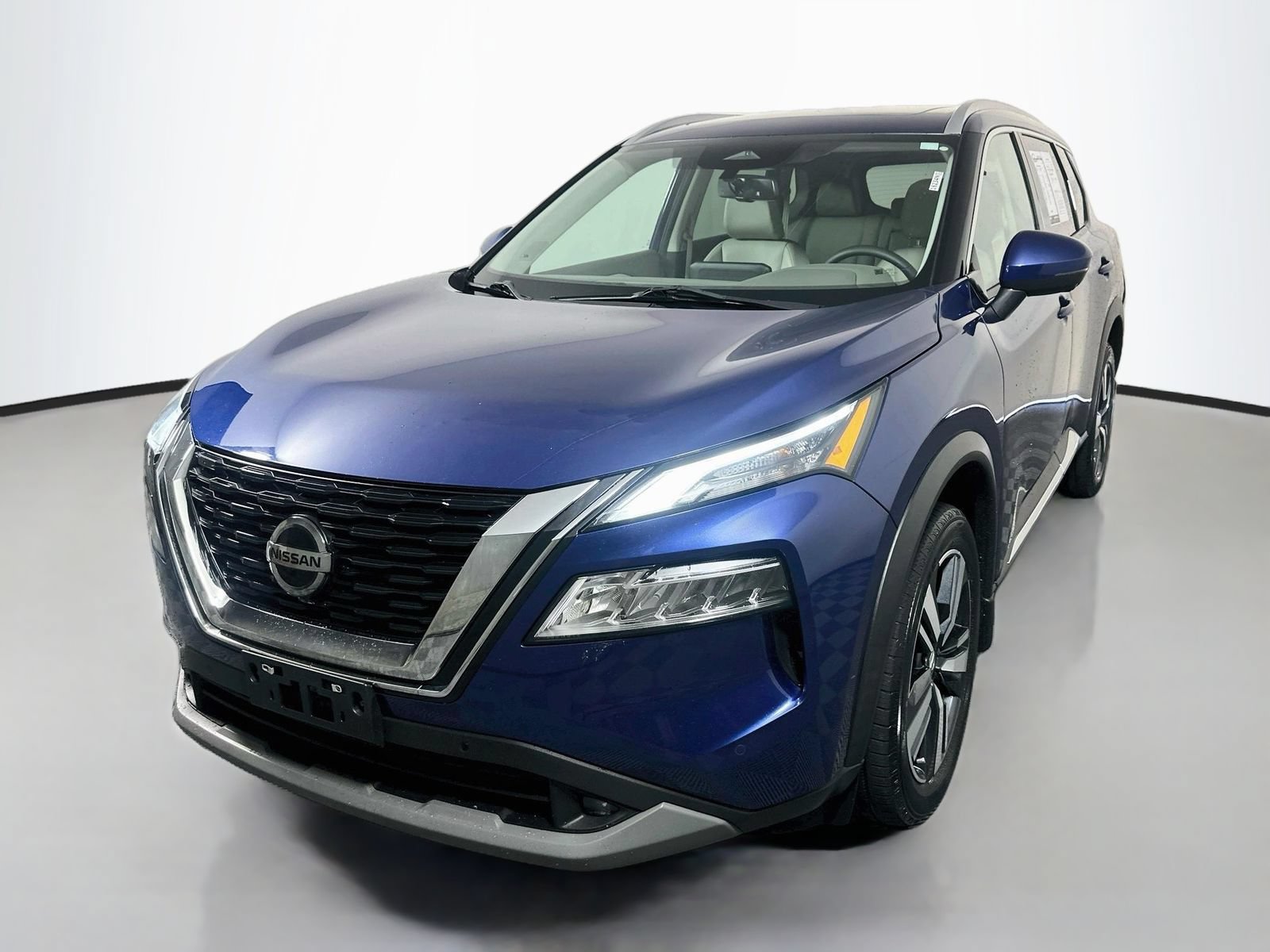 Used 2021 Nissan Rogue SL w/ Premium Package FWD image 3
