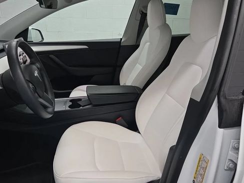 Used 2023 Tesla Model Y Long Range AWD/4WD image 2